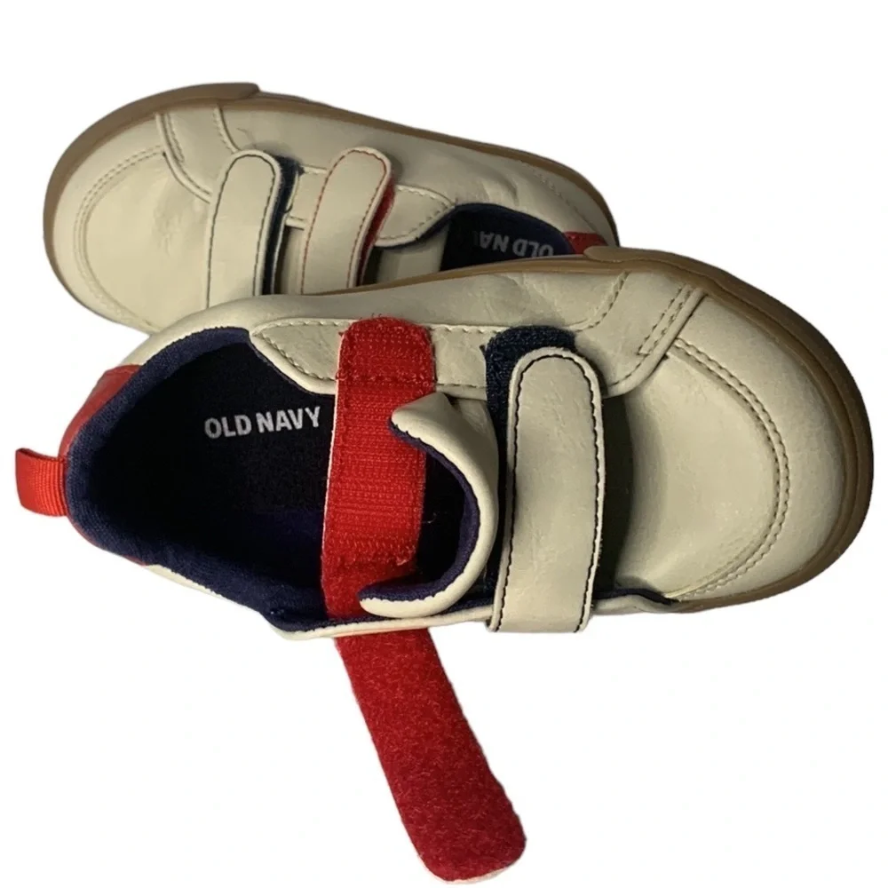 OLD NAVY SNEAKERS